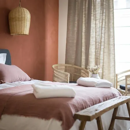 Les Penates Bordelaises - - Vendégház