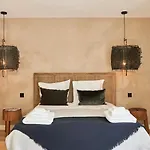 Les Penates Bordelaises - - 4* Bordeaux